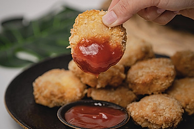 炸猪肉虾丸