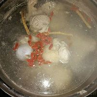 猪大骨枸杞养生汤的做法图解5