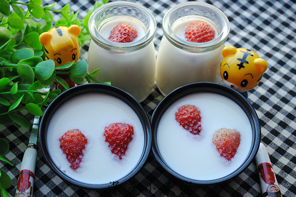 自制牛奶草莓果冻——零添加剂的做法