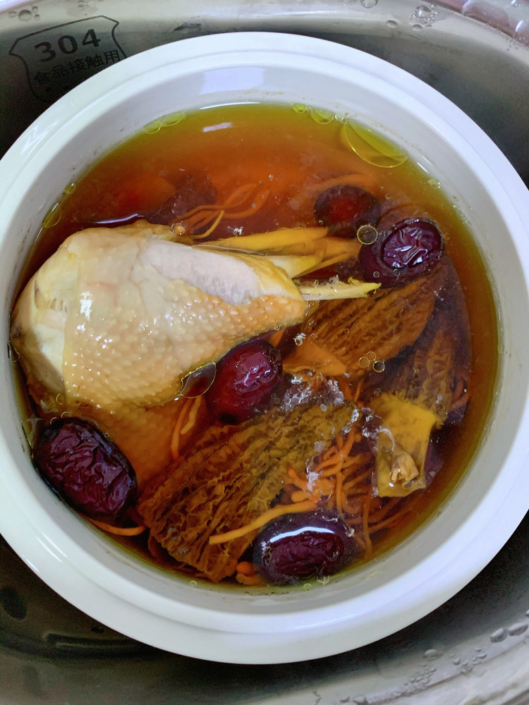 羊肚菌炖鸡汤-味道鲜美、提高免疫力的做法