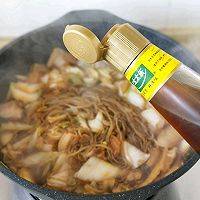 #太太乐鲜鸡汁芝麻香油#猪肉炖粉丝大白菜的做法图解18