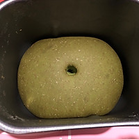 #令人羡慕的圣诞大餐#圣诞小树之抹茶全麦面包的做法图解7