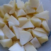 腐乳土豆的做法图解1