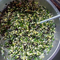 韭菜鸡蛋木耳馅饼的做法图解6