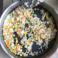 #麦子厨房#小红锅出品：宝宝午餐煎蛋饺包饭的做法图解5