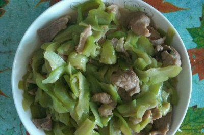 肉片炒苦瓜