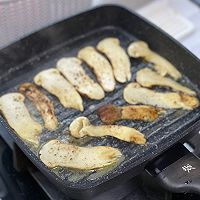 黄油煎松茸的做法图解2