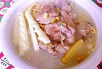 蹄膀黄豆鲜笋汤的做法