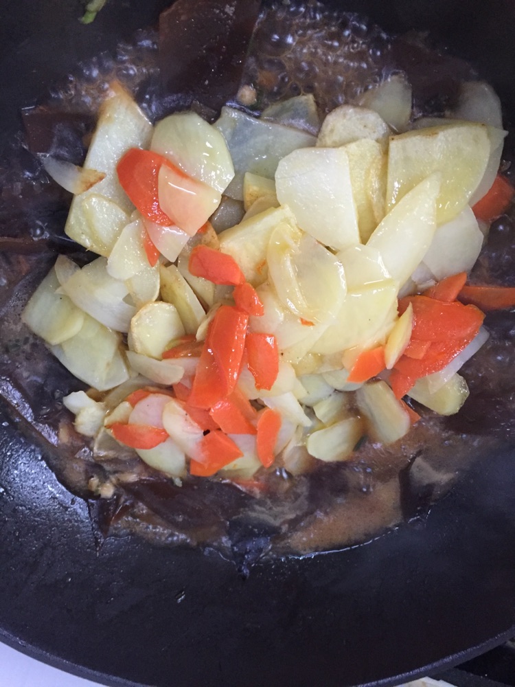 土豆烧海带的做法图解12