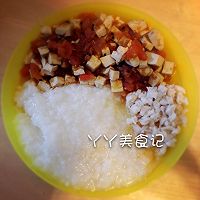 辅食之稀饭配番茄烩豆腐+清蒸鲈鱼的做法图解1