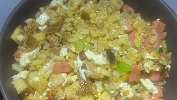 外婆菜蛋炒饭