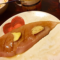 蜂蜜黄油香煎鸡胸脯的做法图解1