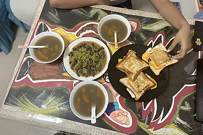 孩子早餐～牛肉葫芦丝三明治南瓜绿豆粥