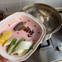 什锦菌菇鸡汤的做法图解4
