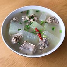 肉香汤鲜的冬瓜排骨汤，不腻也不腥