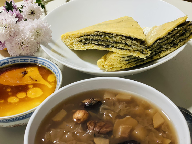 外表朴实营养丰富简单易做的黑芝麻蒸饼的做法
