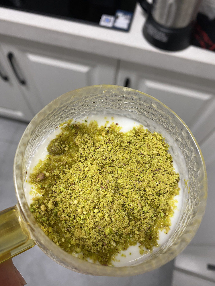 开心果碎酸奶的做法