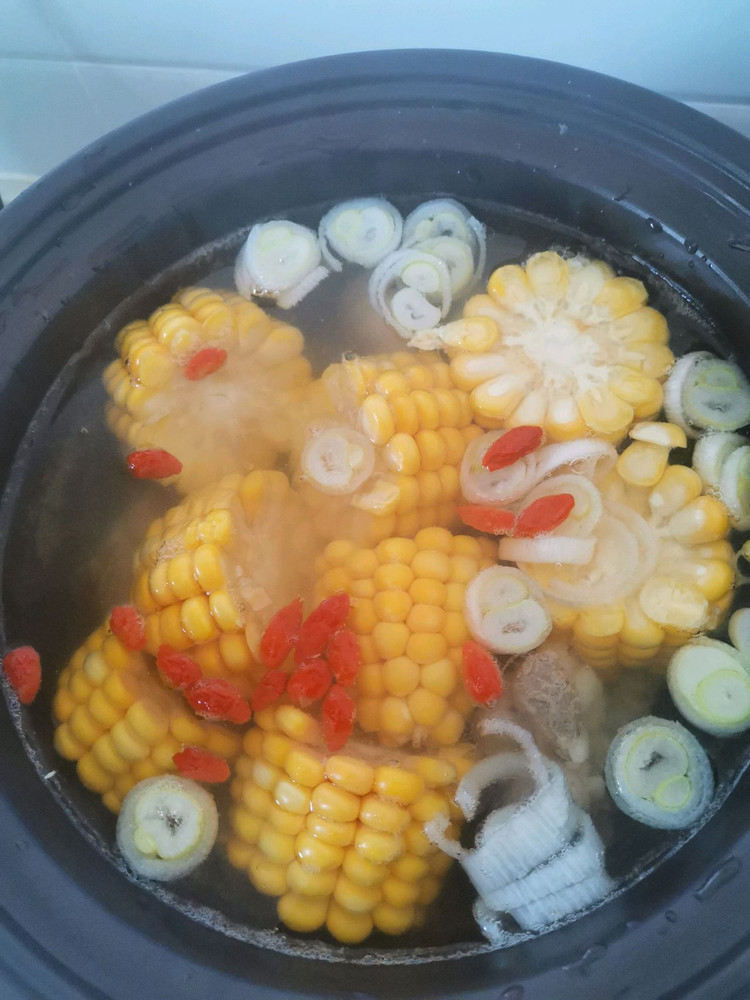 小排玉米汤的做法