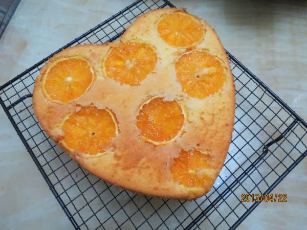 8寸心形橙片黄金海绵蛋糕及剩余蛋清做的无油蜜豆天使蛋糕