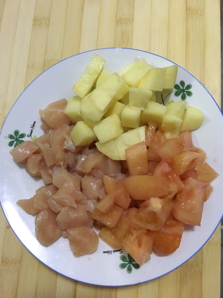 鸡肉土豆番茄焖饭的做法图解2