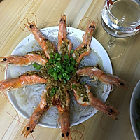 蒜蓉粉丝蒸大虾的做法图解2
