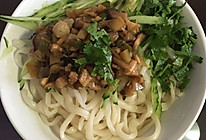 蔬菜猪肉炸酱面的做法