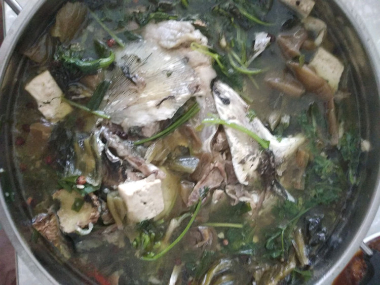 酸菜豆腐煮鱼头的做法