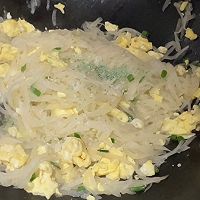 #妈妈手中的安心味#鸡蛋炒白萝卜丝的做法图解10