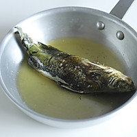 紫苏黄骨鱼汤的做法图解2