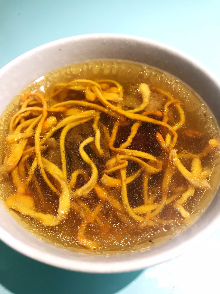 虫草花炖鸡汤的做法