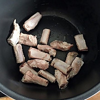 胡萝卜香菇排骨焖饭的做法图解2