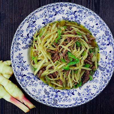 青椒仔姜炒牛肉！夏吃姜