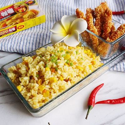 玉米咖喱炒饭配燕麦鸡柳
