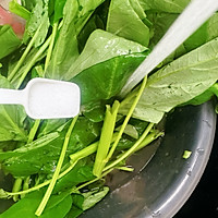 #夏日鲜味轻享健康#夏季时令菜！猪油拌空心菜的做法图解3