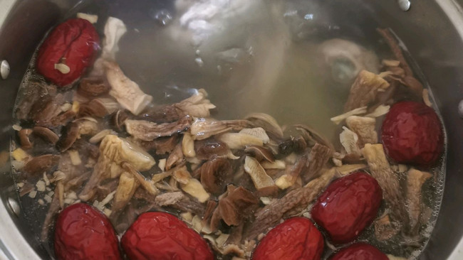 茶树菇鹧鸪汤的做法