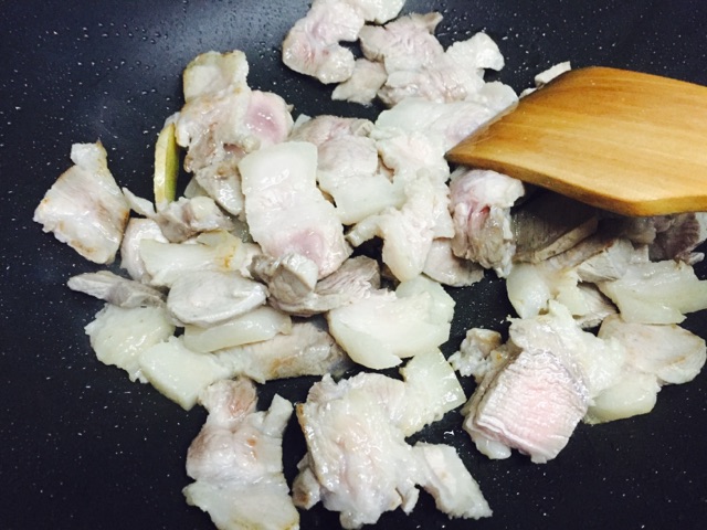 自制回锅肉的做法图解3