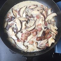 蘑菇培根奶油意面的做法图解5