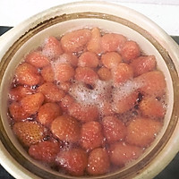 冰糖草莓的做法图解3