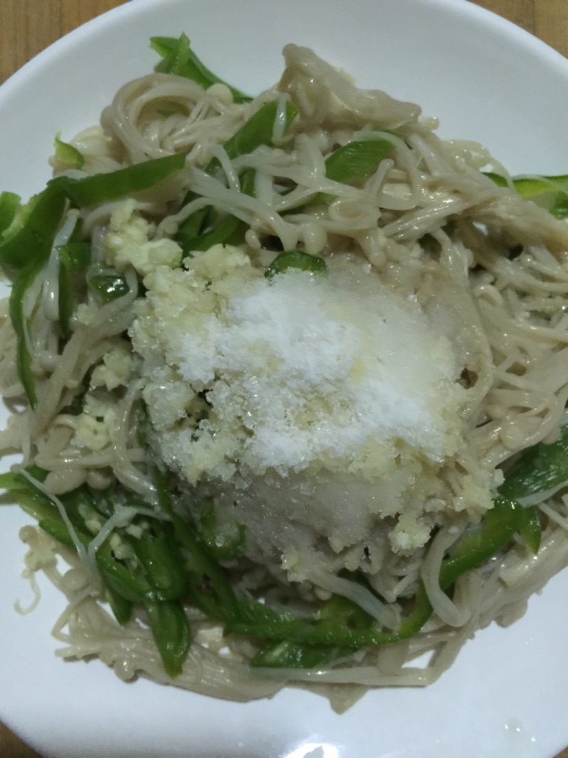 蒜油金针菇#金龙鱼外婆乡小榨菜籽油#的做法图解2