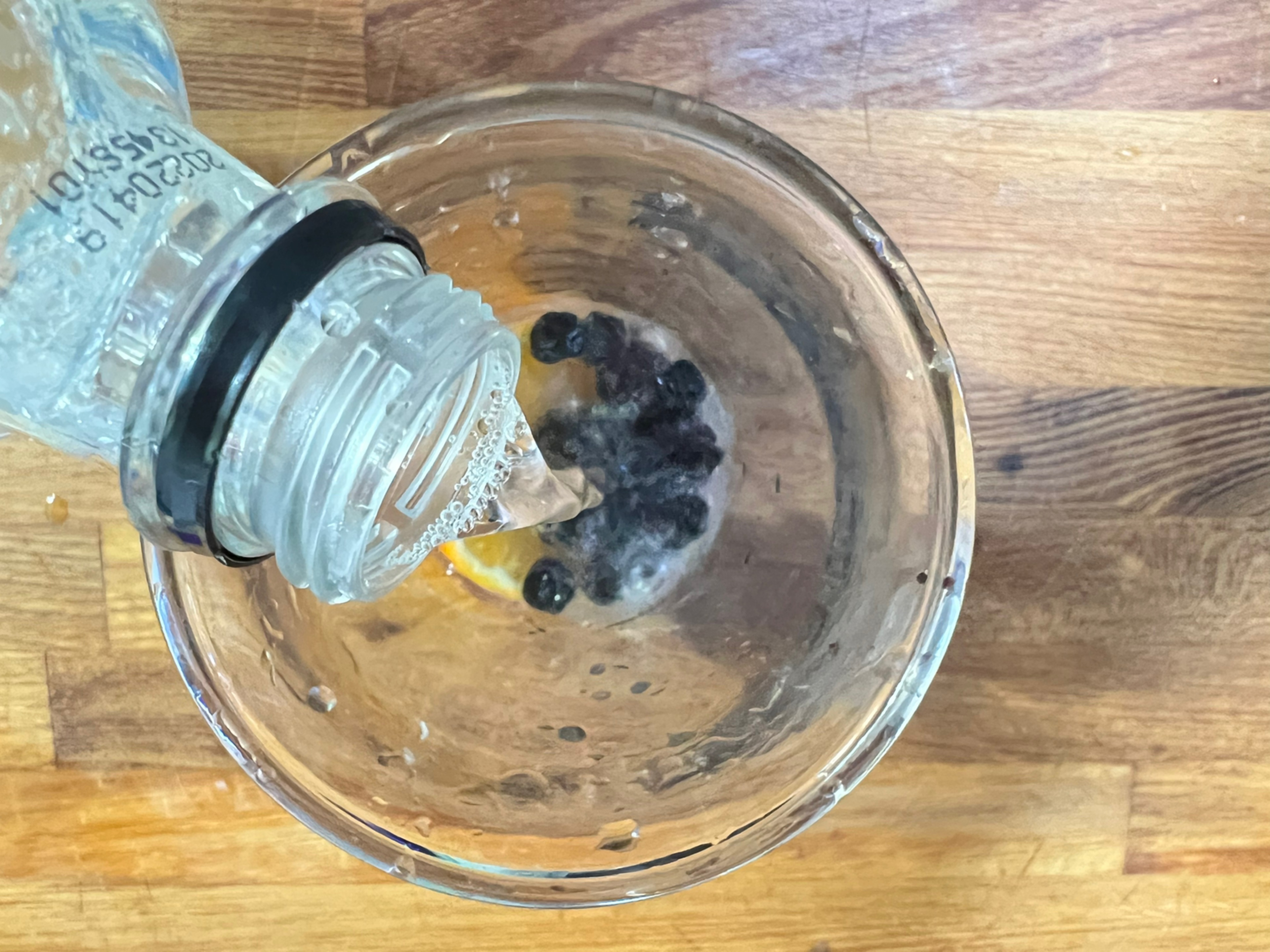 蓝莓气泡水怎么做_蓝莓气泡水的做法_夏厨陈二十_豆果美食