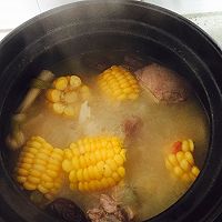 菌菇玉米羊肉汤的做法图解5