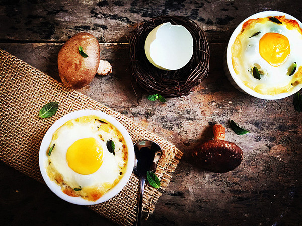 奶油蘑菇焗烤蛋盅——超简单美味又小资的西餐