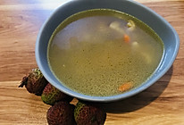 红枣枸杞蘑菇鸡汤的做法