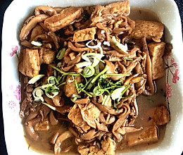 蘑菇炖豆腐的做法