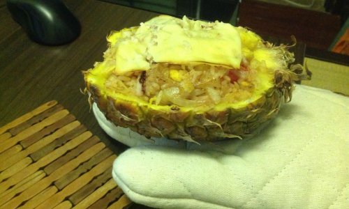 海鲜芝士菠萝焗饭的做法