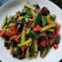 家常菜牛肉干炒黄瓜的做法图解9