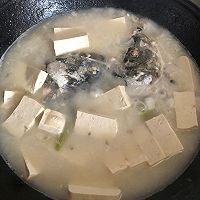 快手鲜美鱼头豆腐汤的做法图解9