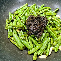 #黄河路美食#干煸橄榄菜四季豆的做法图解6