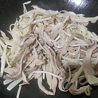 茭白炒猪肚的做法图解3