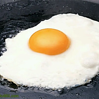 煎鸡蛋的做法图解2